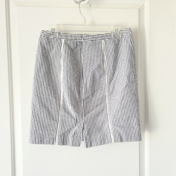 Willi Smith Blue and White Pinstripe Seersucker Mini Skirt Size 4 - Picture 3 of 6